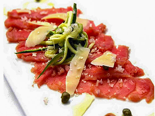 Tuna Carpaccio [ปลาทูน่าสดสไลด์กับน้ำมันมะกอก]