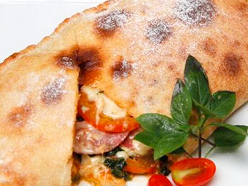 Calzone [พิซซ่าคาโซลเน่]