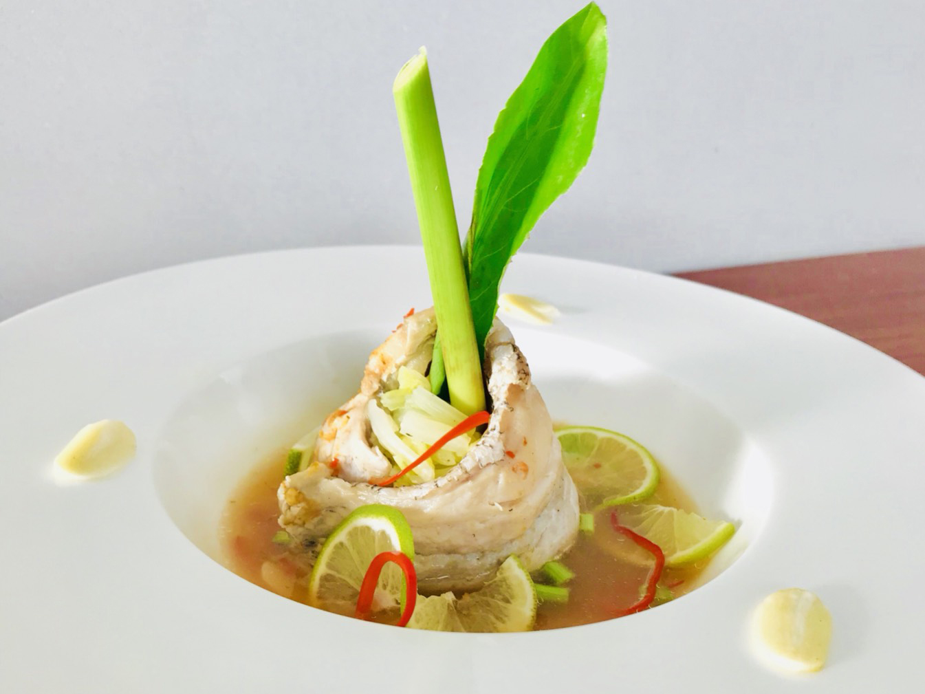 Pla Krapong Nueng Manao [ปลากะพงนึ่งมะนาว]