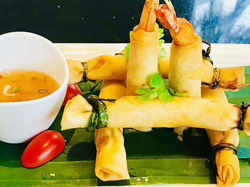 Por Pia Goong Tod [ปอเปี๊ยะกุ้งทอด]