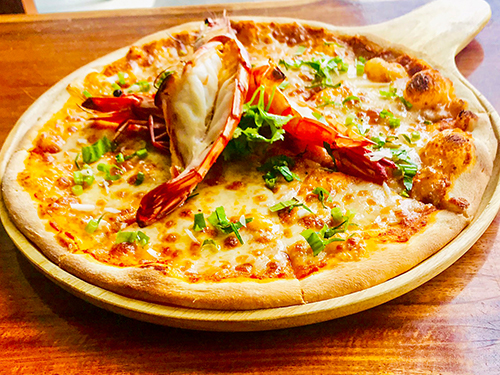 Pizza Tom Yom Goong [พิซซ่าต้มยำกุ่ง]