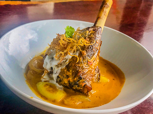 Massaman Lamb Shank [มัสมั่นขาเเกะ]