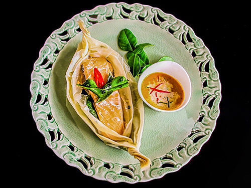 Panang Pla Salmon [พะแนงปลาแซลมอล]