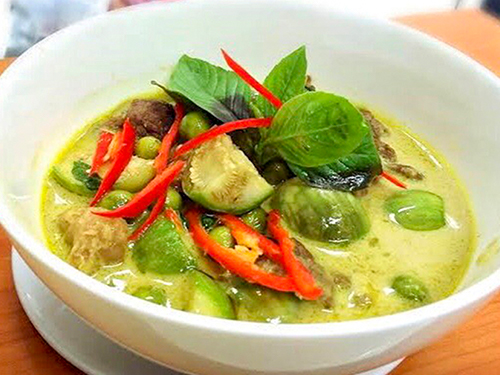 Gaeng Keaw Wan [แกงเขียวหวาน ไก่,เนื้อ(420) หรือหมู]