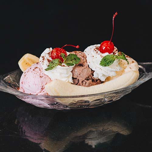 Banana Split [ไอศกรีมกับกล้วยหอม]