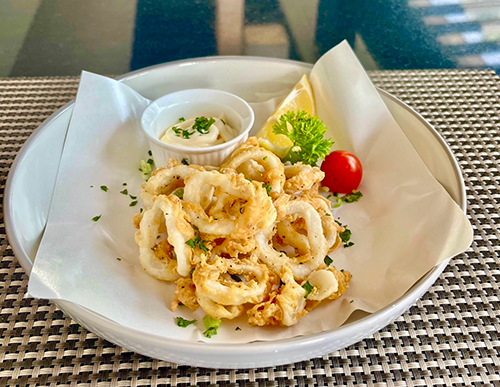 Fried Calamari [ปลาหมึกวงชุบขนมปังทอด]