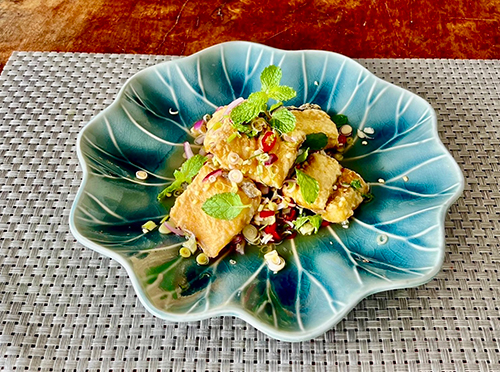 Yum Pla Insee [ยำสมุนไพรปลาอินทรีย์]